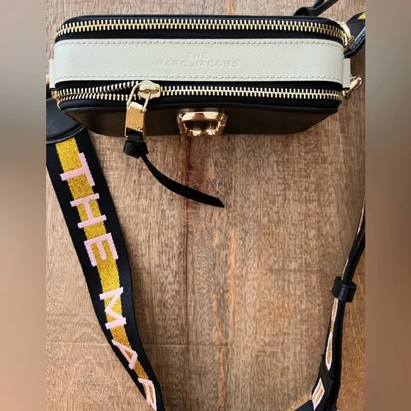 Marc Jacobs Snap Shot Camera Bag - Picture 7 of 8